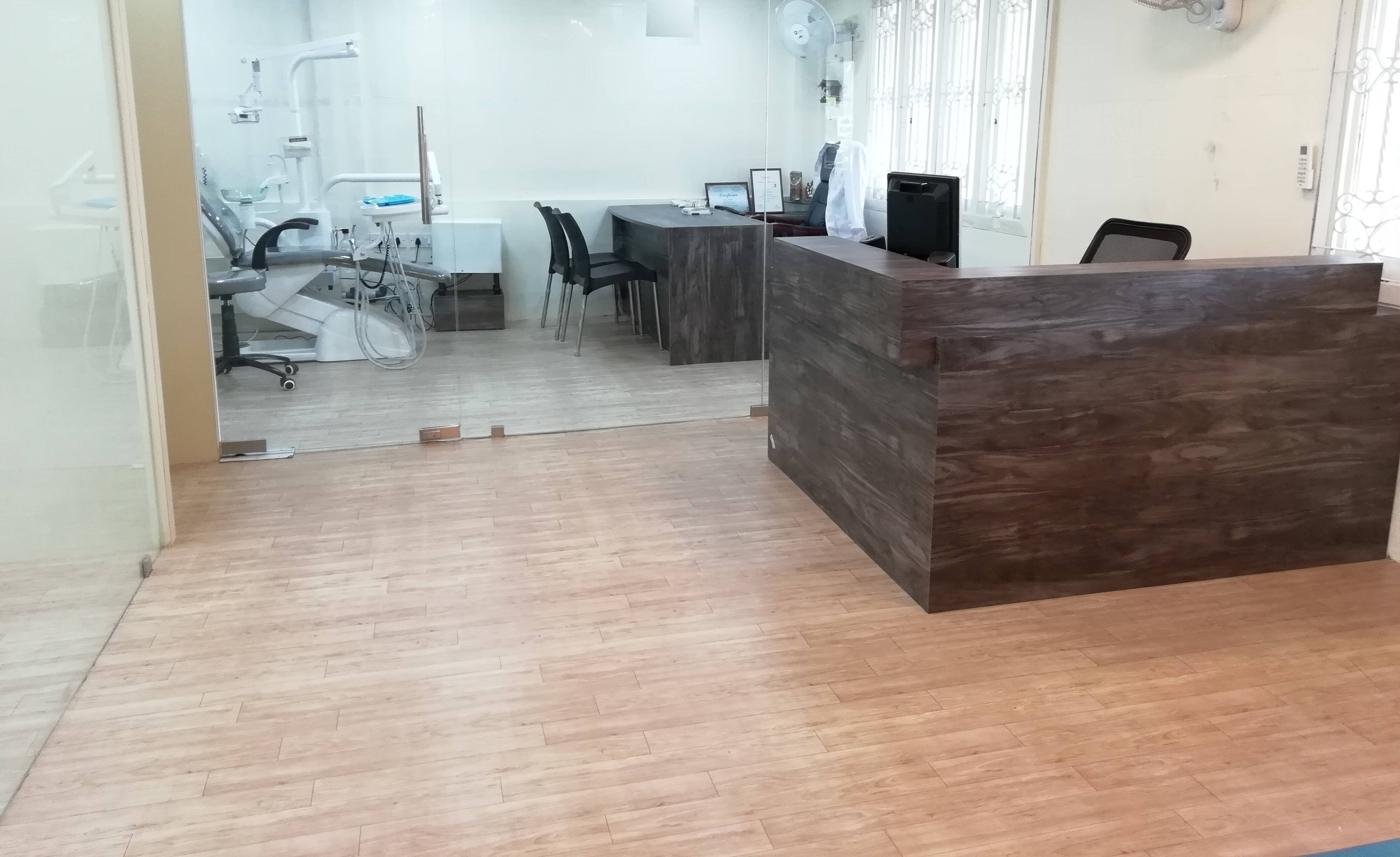 Mithran dental clinic adyar interior 4